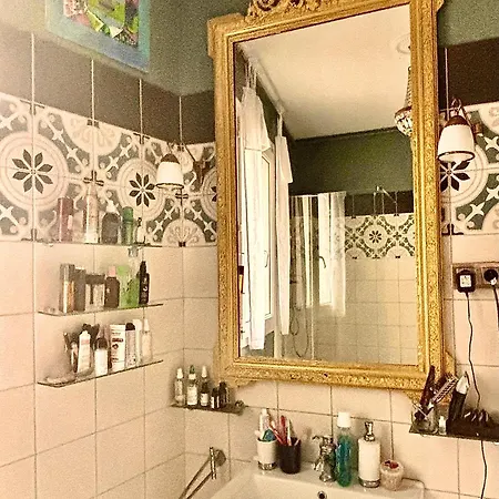 Charme, Confort Et Tradition A Cote De Montmartre Apartment