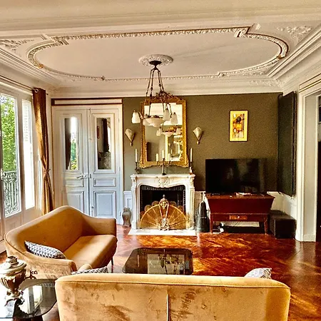 Charme, Confort Et Tradition A Cote De Montmartre Apartment *