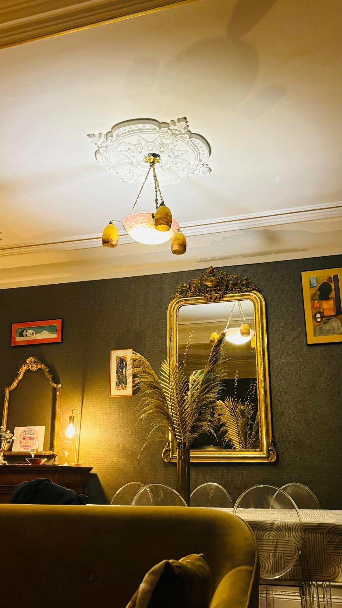 Charme, Confort Et Tradition A Cote De Montmartre Paris