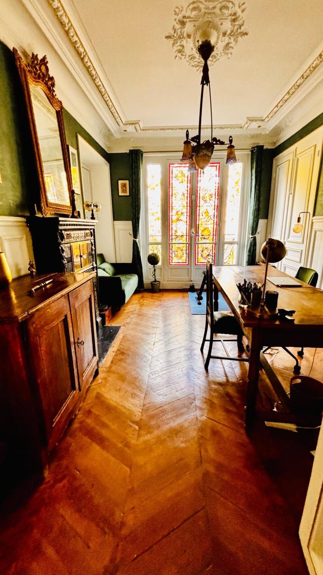 Charme, Confort Et Tradition A Cote De Montmartre Apartment