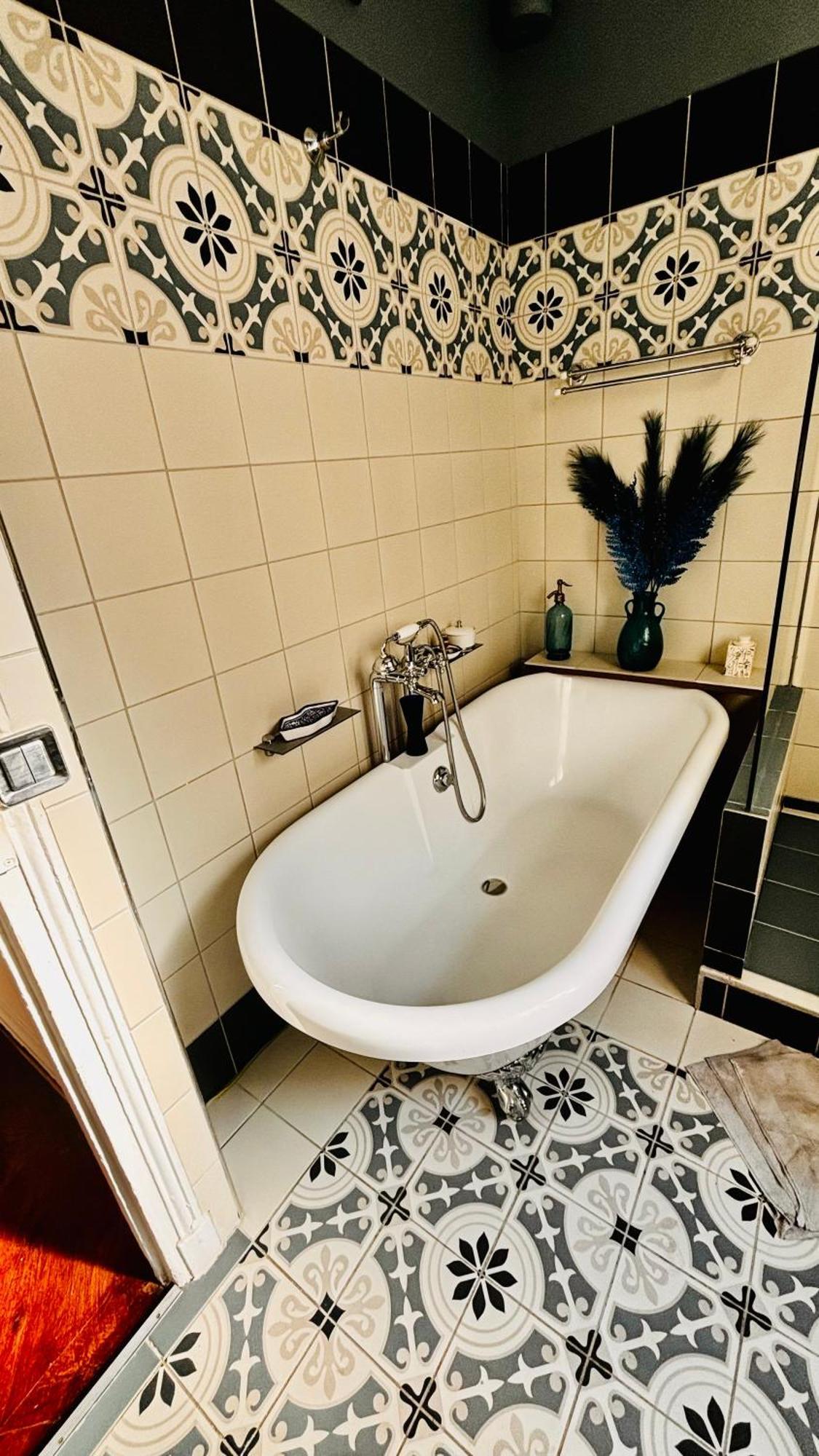 Apartment Charme, Confort Et Tradition A Cote De Montmartre *