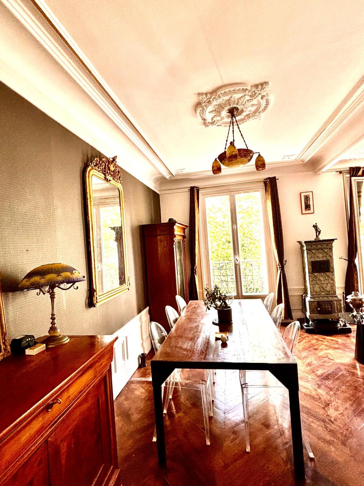 Charme, Confort Et Tradition A Cote De Montmartre *